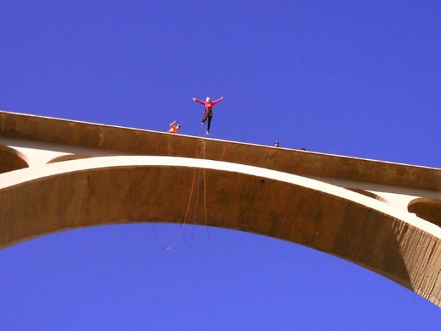 Salto al vacio.jpg